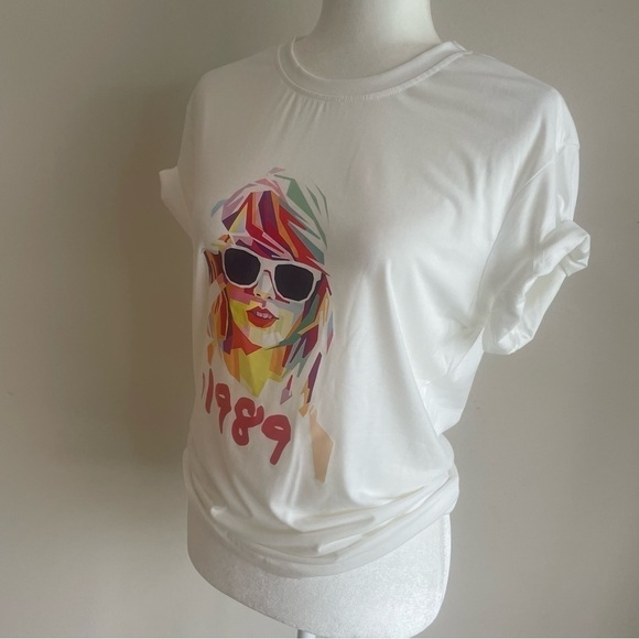 NWT “1989” Era-Inspired Sweater T-Shirt – White – Size M - Picture 5 of 11